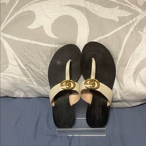 Gucci Women's Sandals in Black and Cream